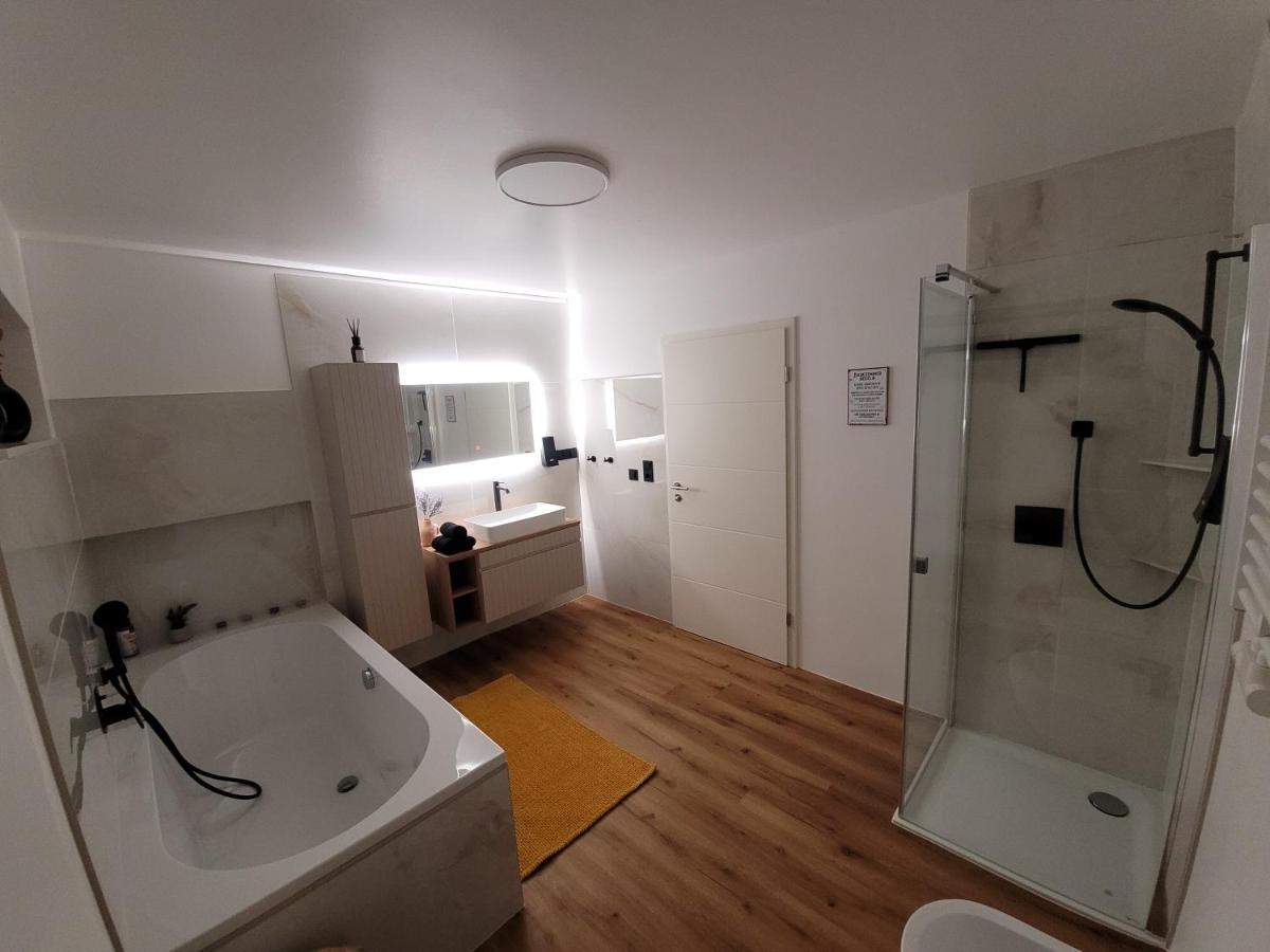 Ferienwohnung Nachtigall 2 Бад Херсфелд Екстериор снимка