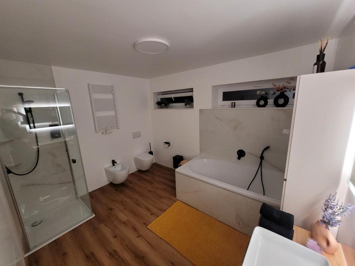 Ferienwohnung Nachtigall 2 Бад Херсфелд Екстериор снимка